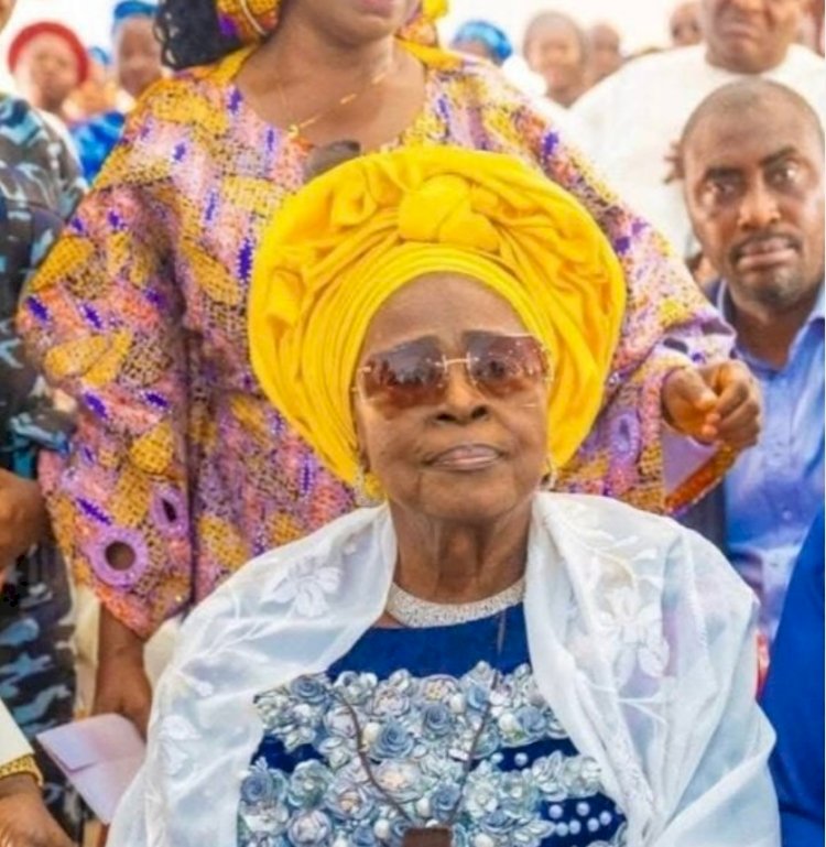 “George Akume is my only husband” - Regina Akume reaffirms marital commitment at New Year Mass